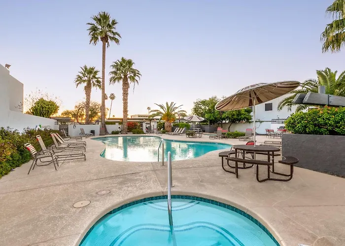 Location, Huge Pool, Upgraded Unit